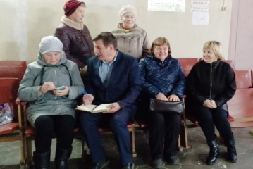 глава муниципального образования Наумов И.В. провел встречу с жителями д.Старинки - фото - 1